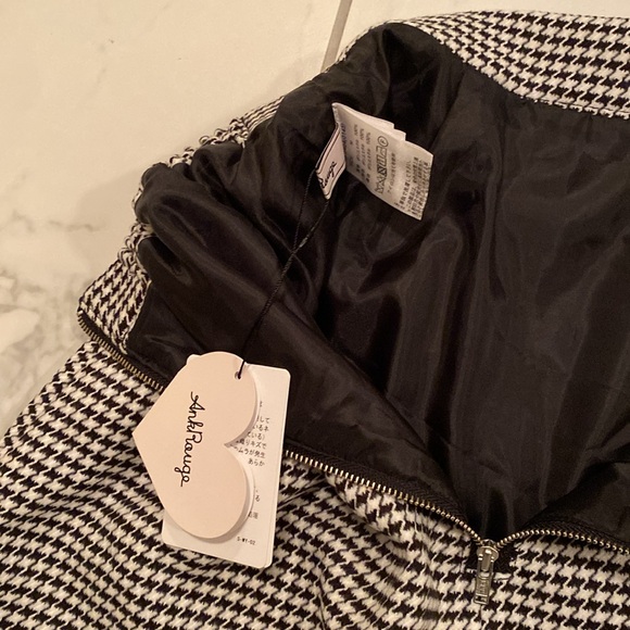 Ank Rouge houndstooth skirt with white faux fur trim! - Picture 4 of 6